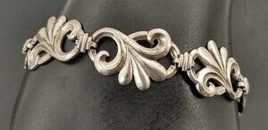 Vintage WE Richard’s Sterling Silver Bracelet 7 Inches .
